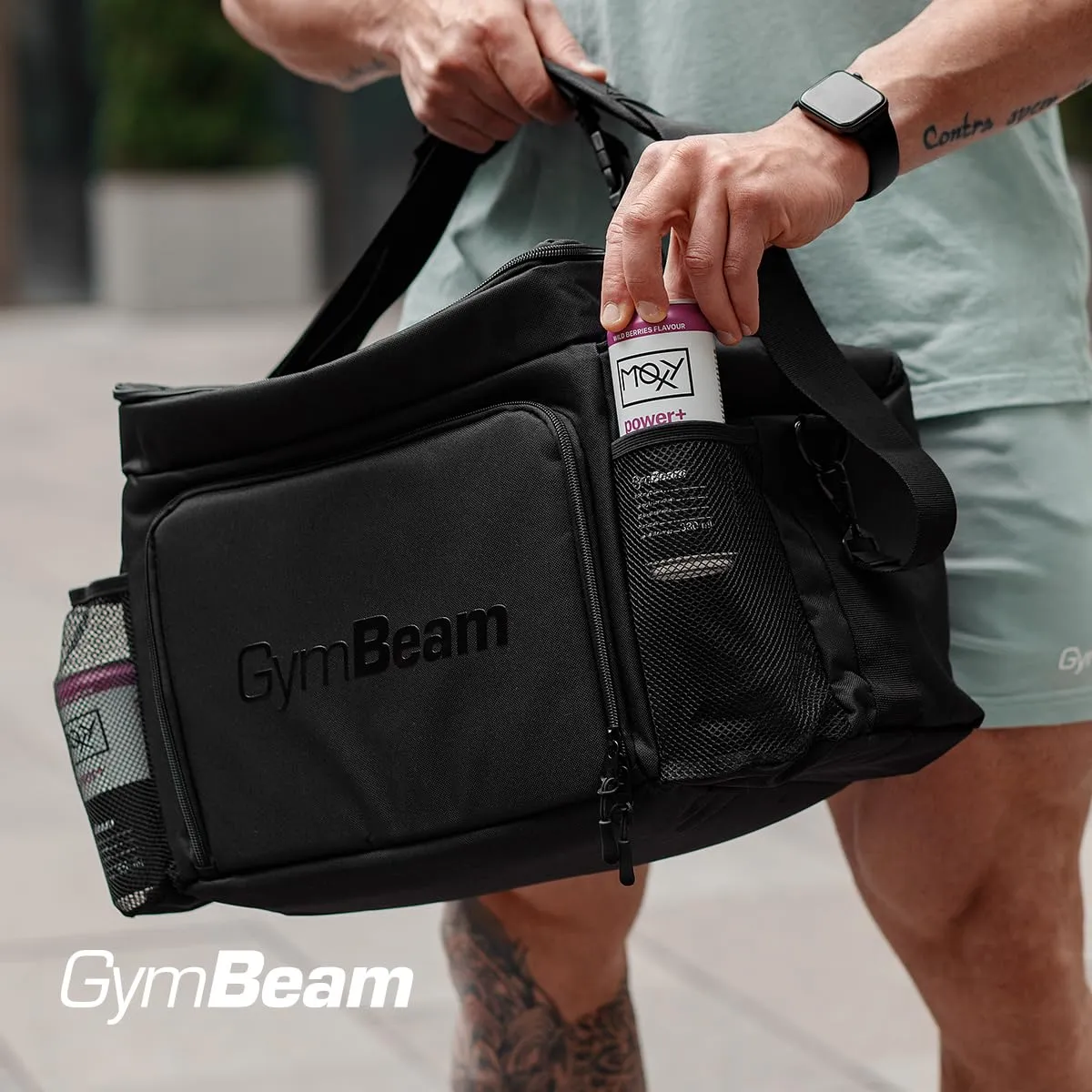 GymBeam Fit Prep Essenstasche 27,7 L + 6 Boxen isoliert