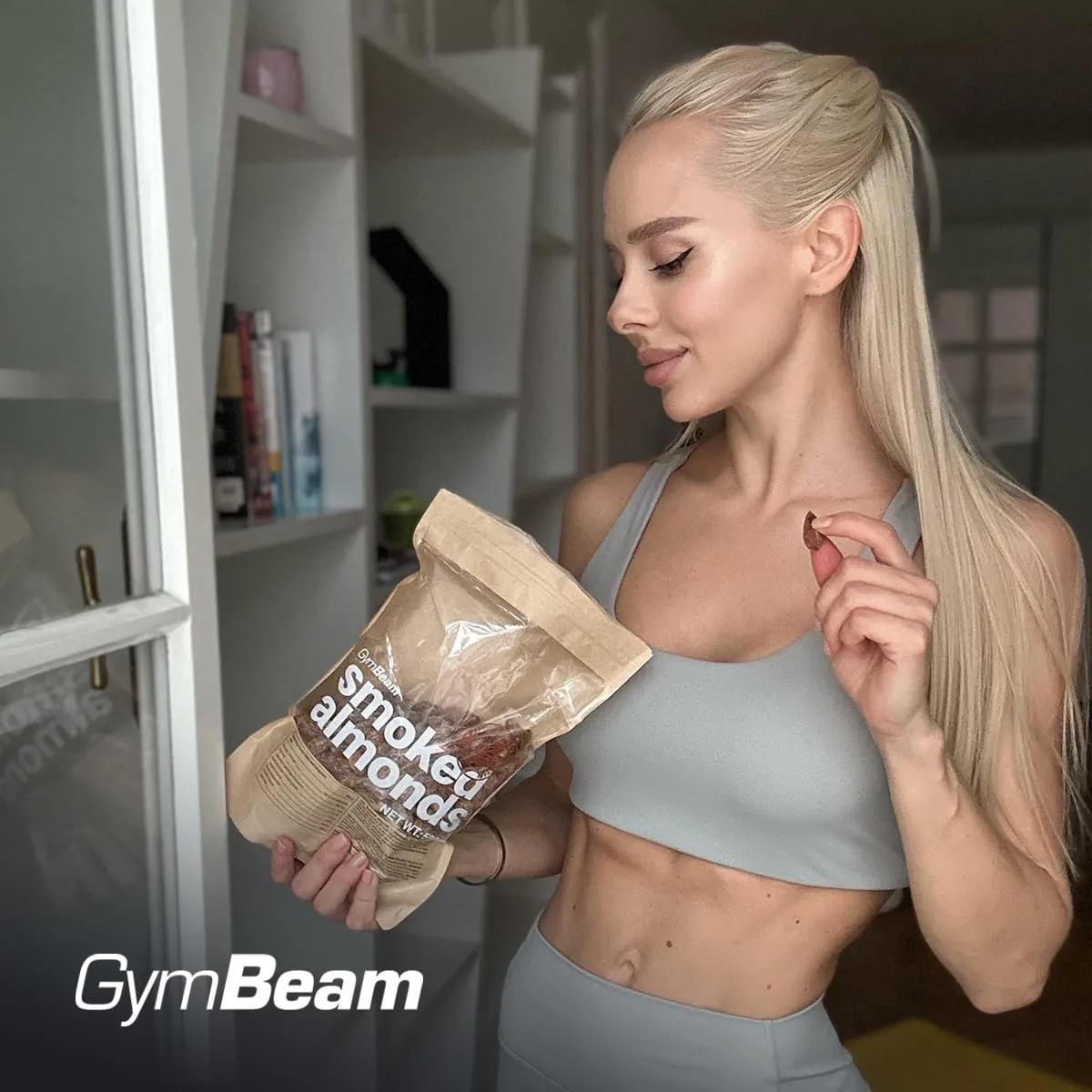 GymBeam Geröstete Mandeln Rauchmandeln 500g Snack