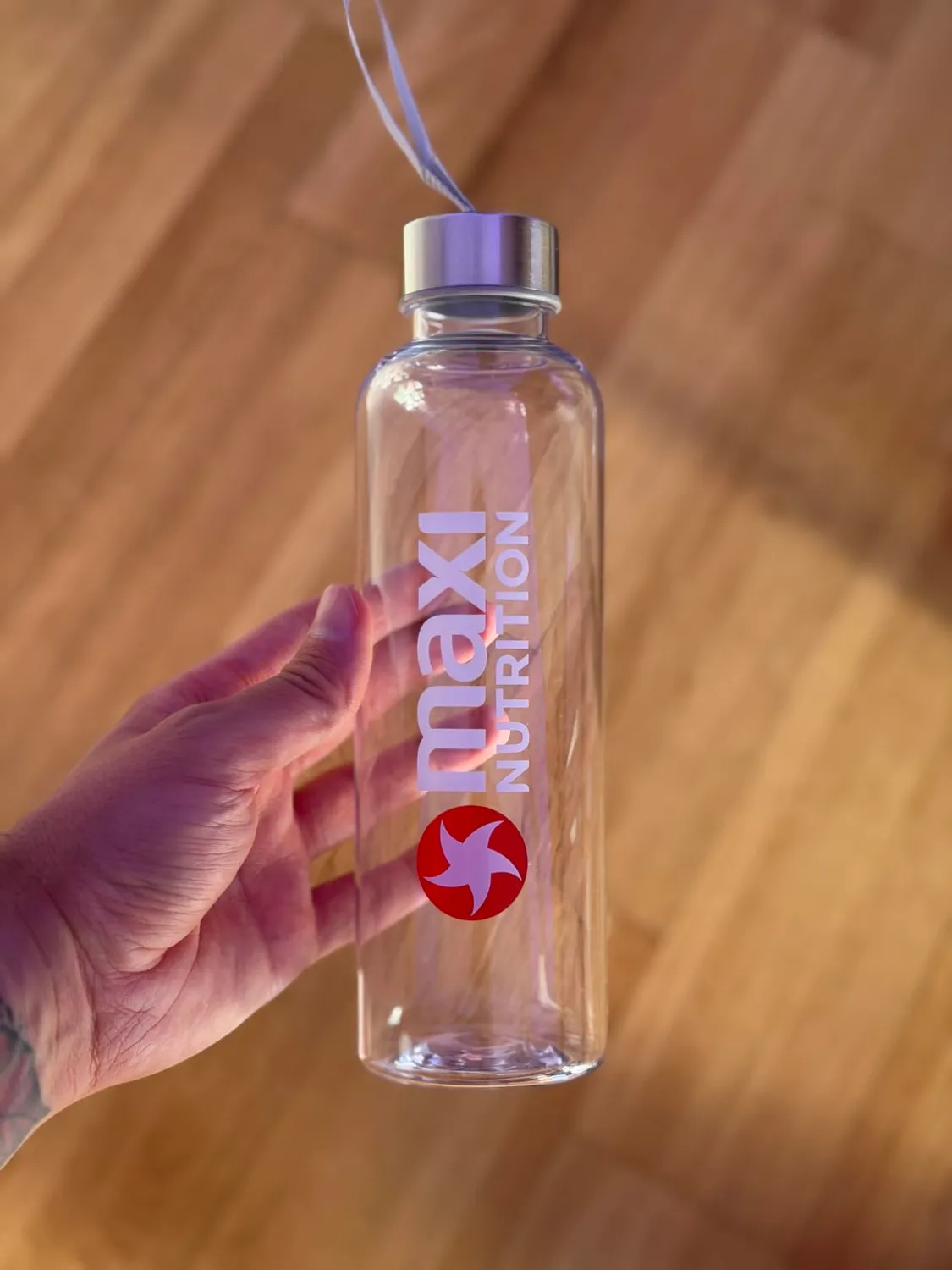 MaxiNutrition Trinkflasche 580ml transparent für Kohlensäure