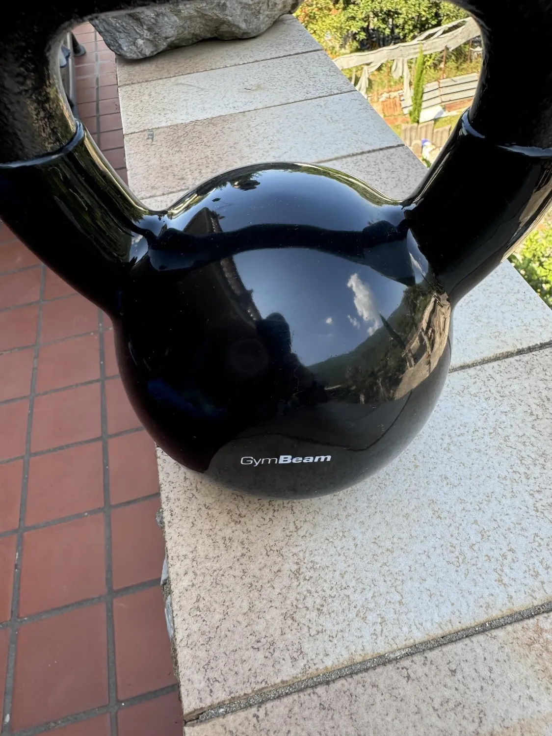 GymBeam Kugelhantel Kettlebell Eisen-Vinyl für Heimtraining