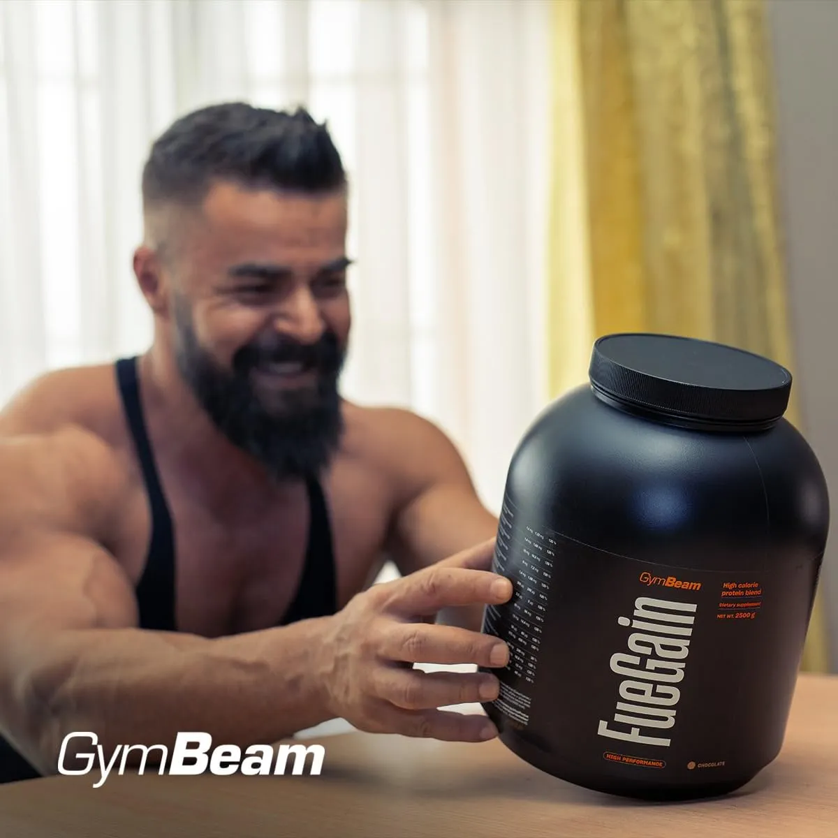 GymBeam FueGain Mass Gainer Erdbeere 2500 g Protein
