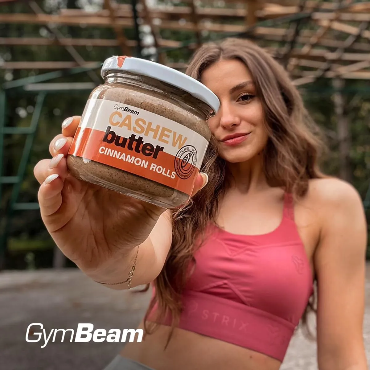 GymBeam Cashewmus Zimtschnecke weiße Schokolade 340g