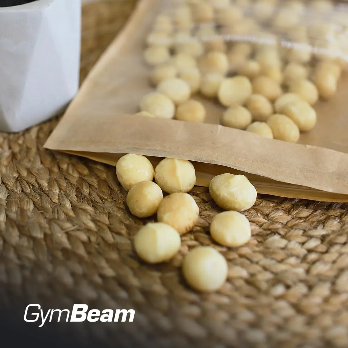 GymBeam Macadamianüsse ungesalzen 500 g veganer Snack