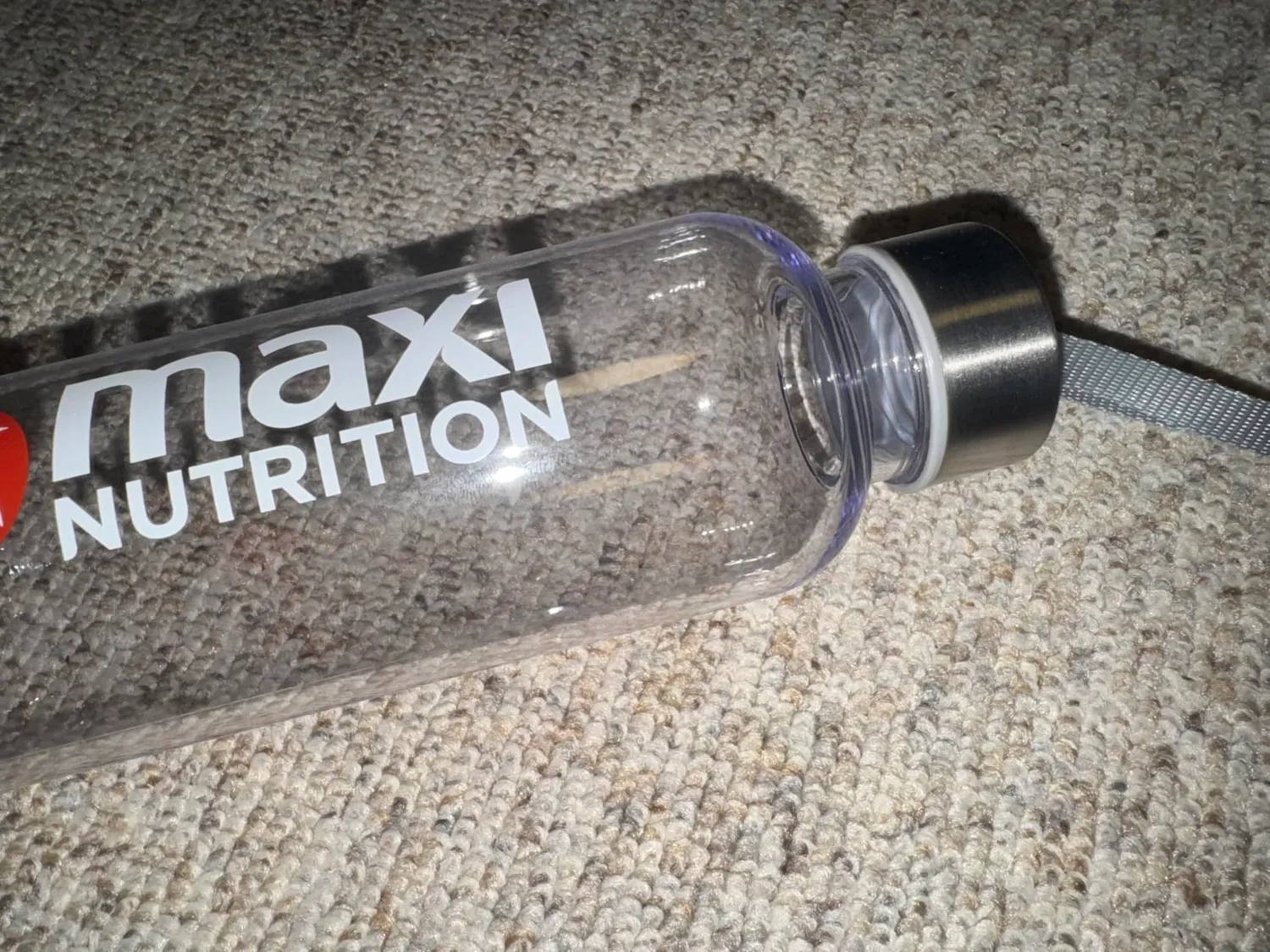 MaxiNutrition Trinkflasche 580ml transparent für Kohlensäure