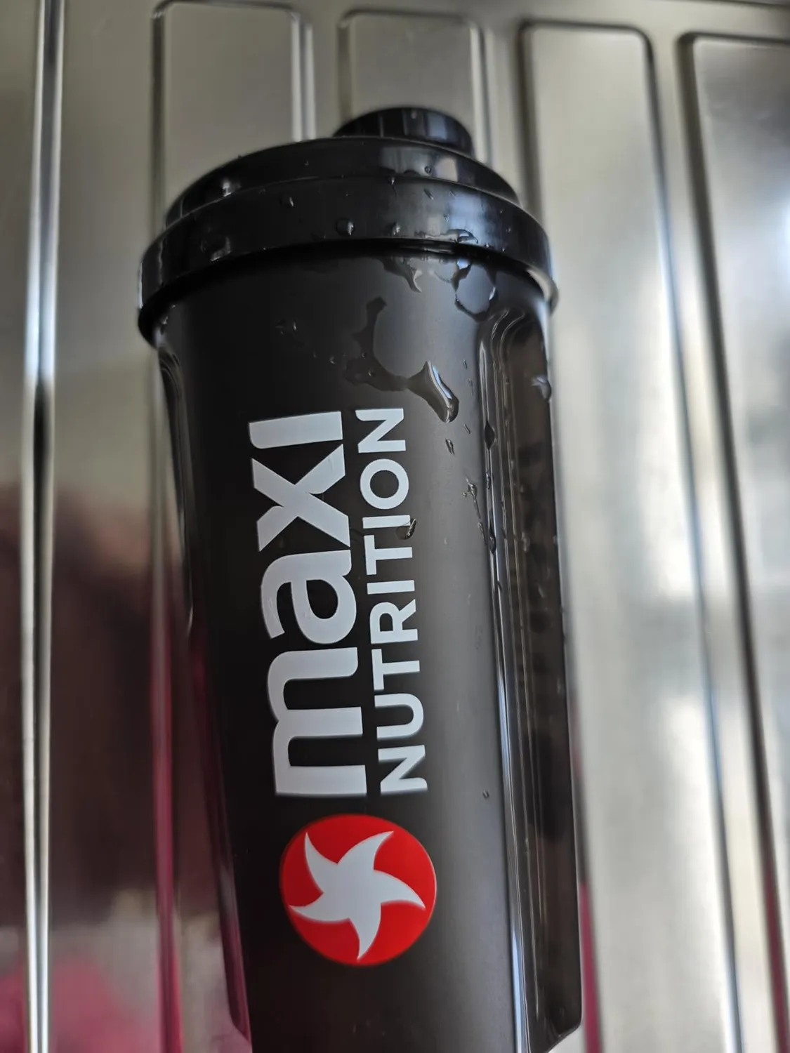 MaxiNutrition Protein Shaker 500 ml mit Sieb BPA-frei