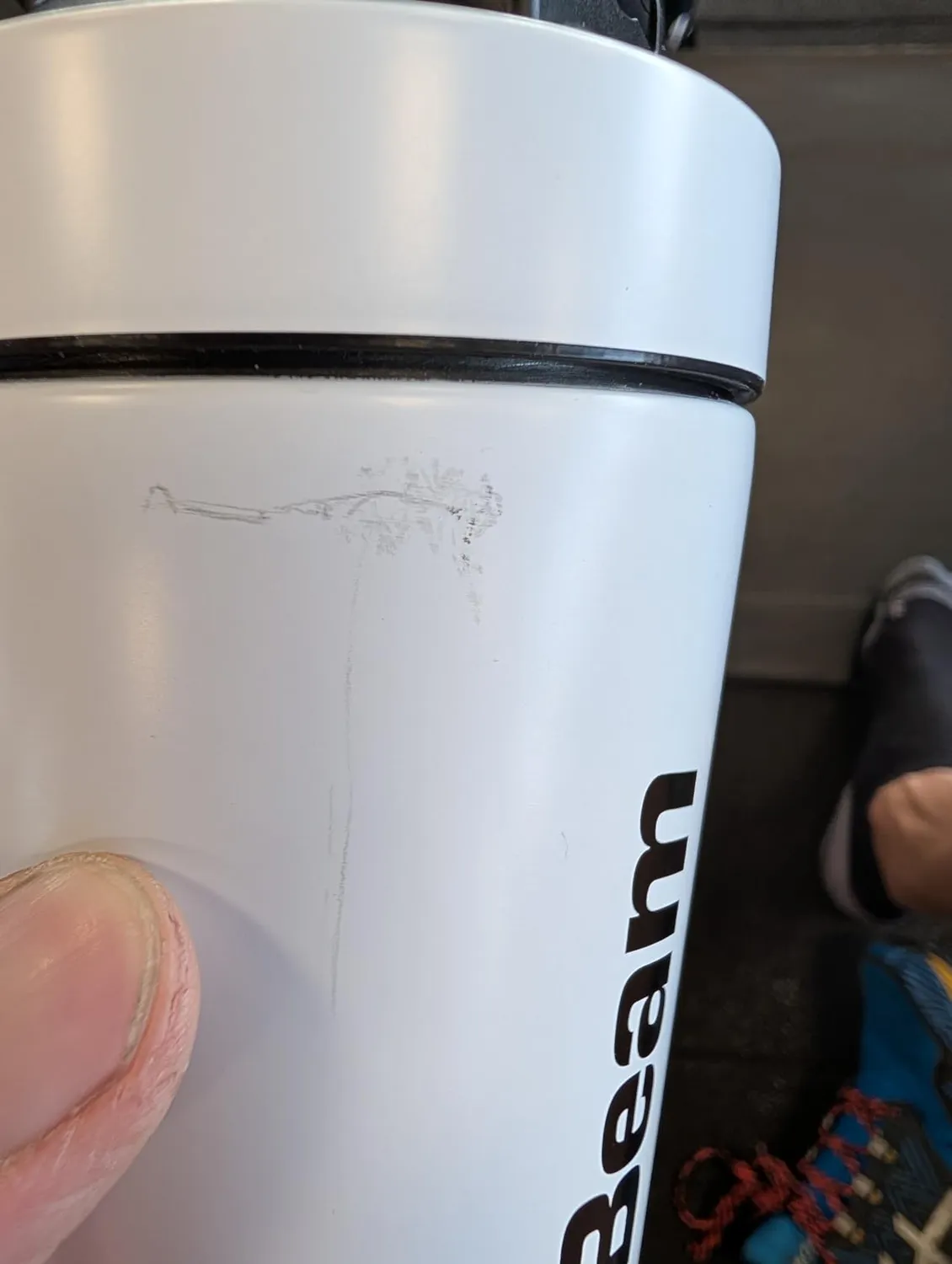 GymBeam Edelstahl Protein Shaker 750ml Weiß auslaufsicher