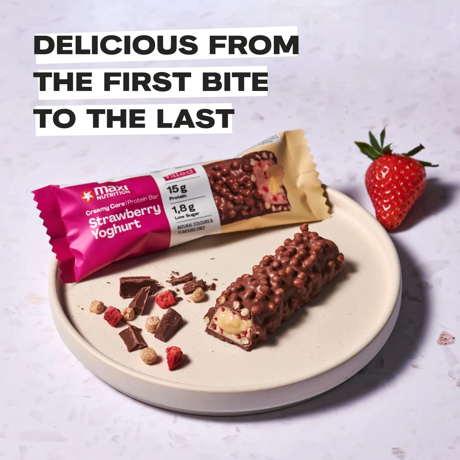 MaxiNutrition Creamy Core Bar Strawberry Yoghurt Eiweißriegel 12x45g