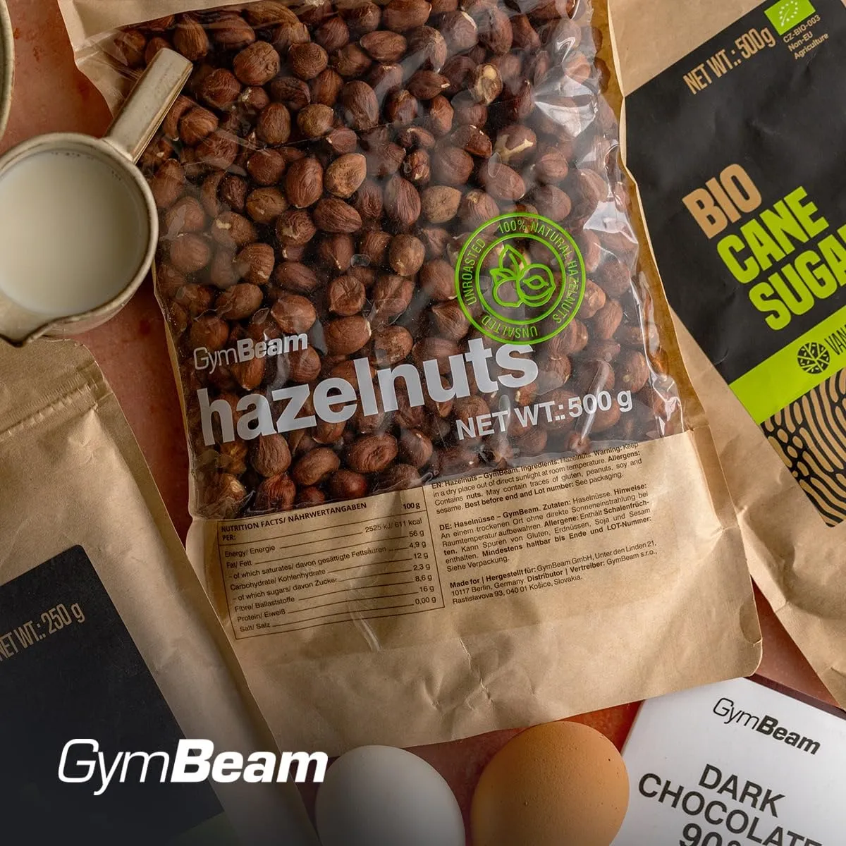 GymBeam Haselnüsse mit Schale ungeröstet naturbelassen