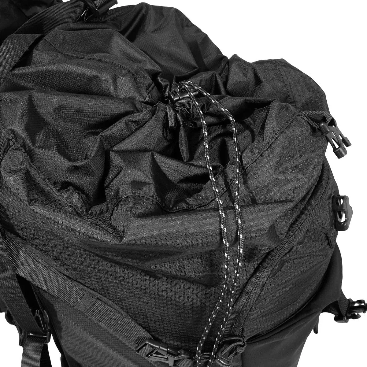 GymBeam Hiking Backpack 40L Rucksack mit Regenjacke