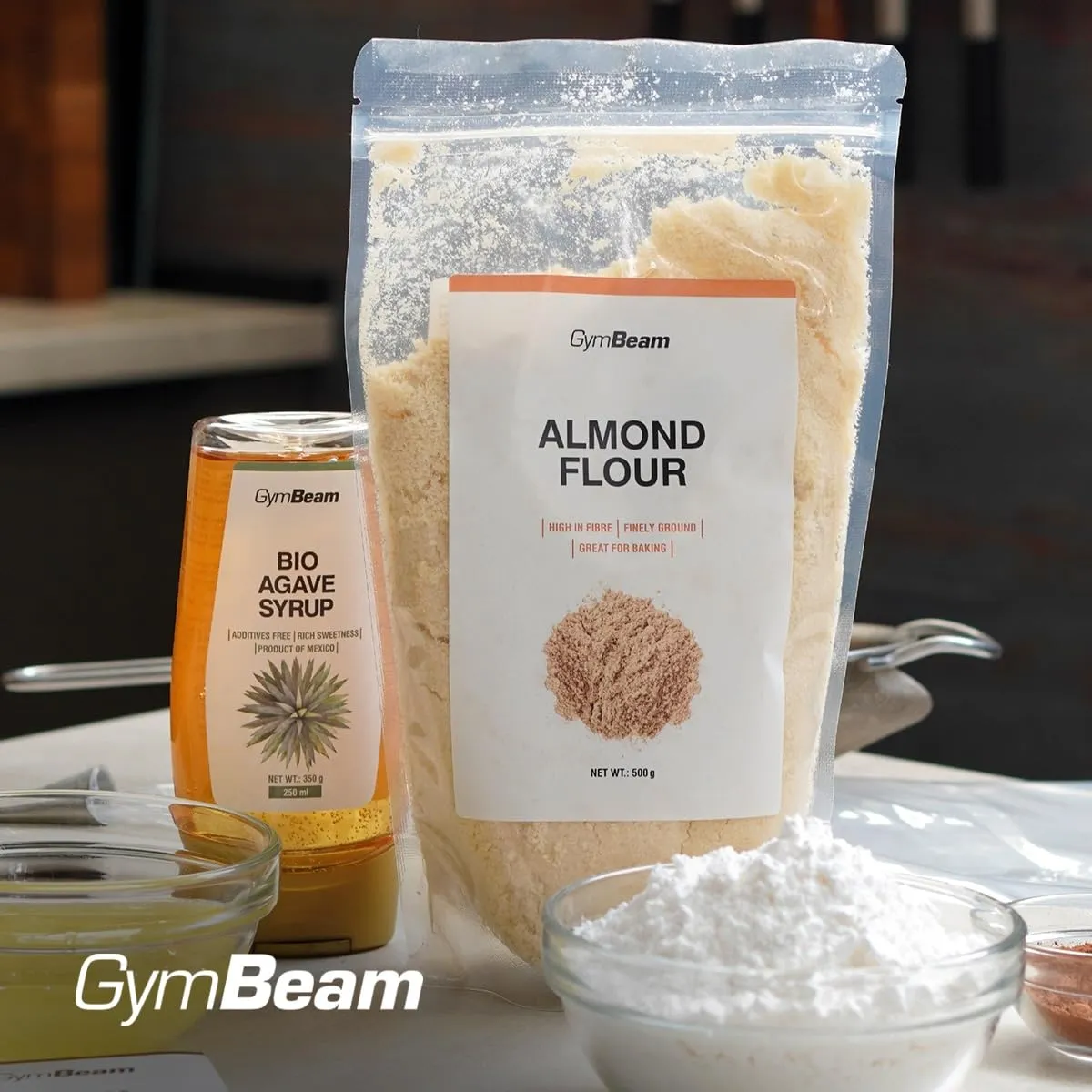 GymBeam Mandelmehl gemahlene Mandeln 500 g glutenfrei
