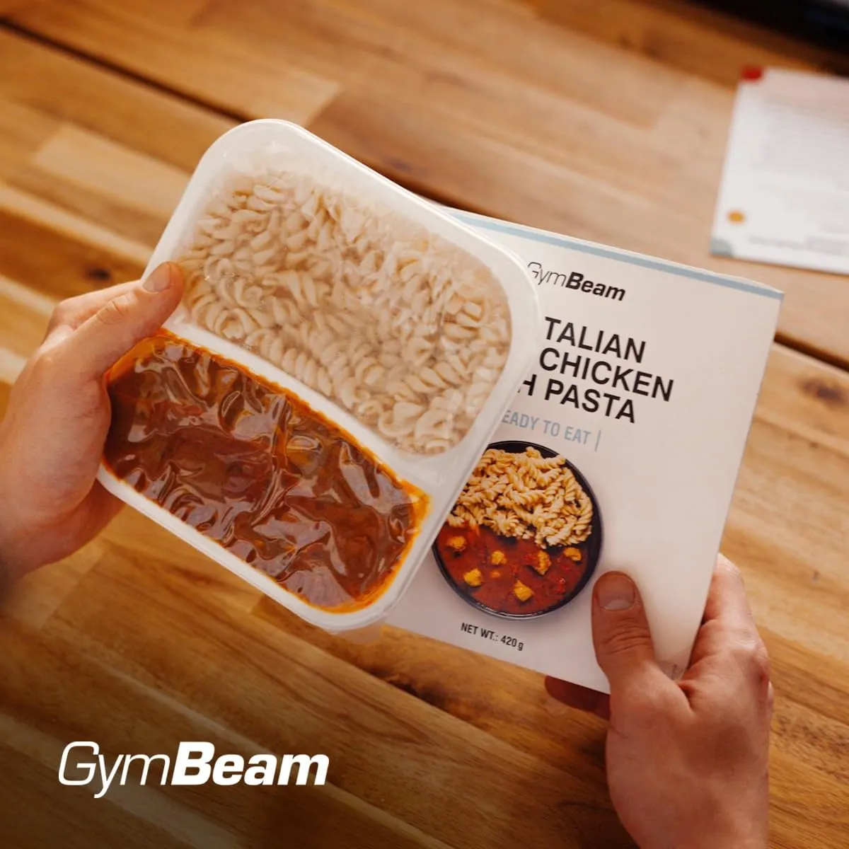 GymBeam FIT Hähnchen mit Nudeln Fertigmahlzeit 420 g proteinreich