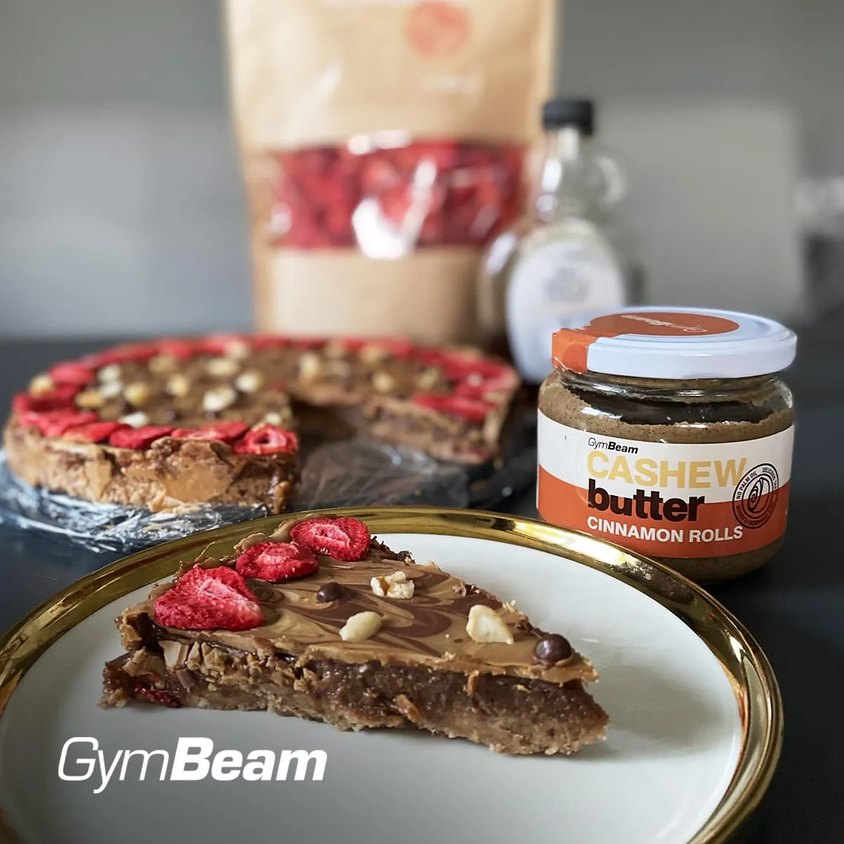 GymBeam Cashewmus Zimtschnecke weiße Schokolade 340g